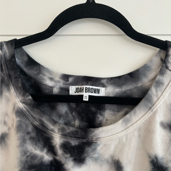 Joah Brown Cropped Crewneck - Picture 2 of 3